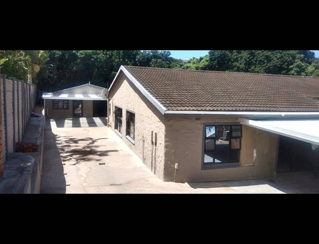 3 BEDROOM SIMPLEX SOLD IN BLUFF